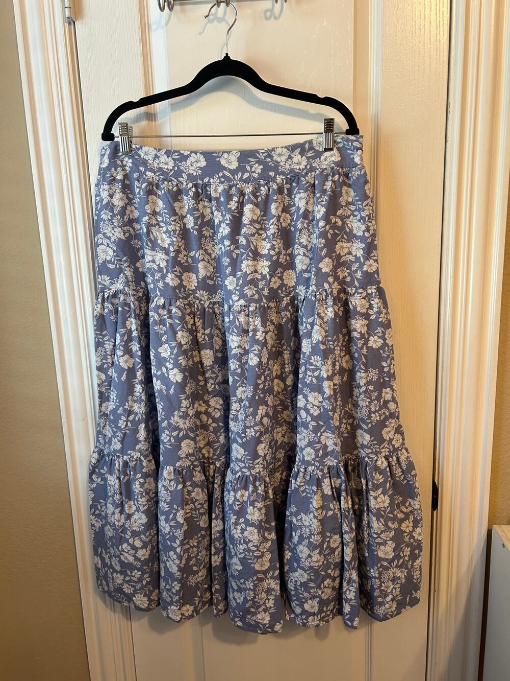 White & Blue Floral Midi Skirt Lauren Conrad XL